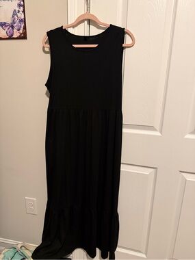 Black Sleeveless Maxi Dress